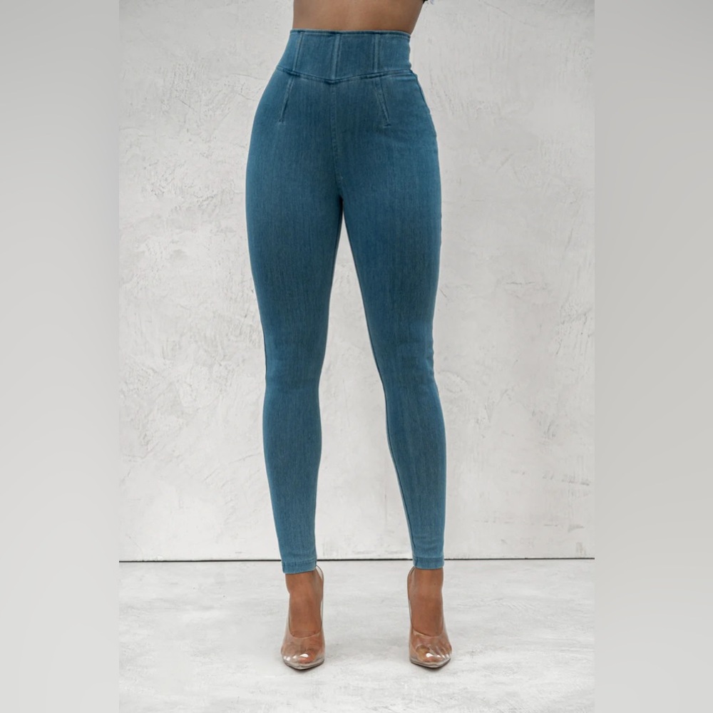 JluxLabel Highwaisted Denim Jeans Boning Waist hidden zipper stretchy